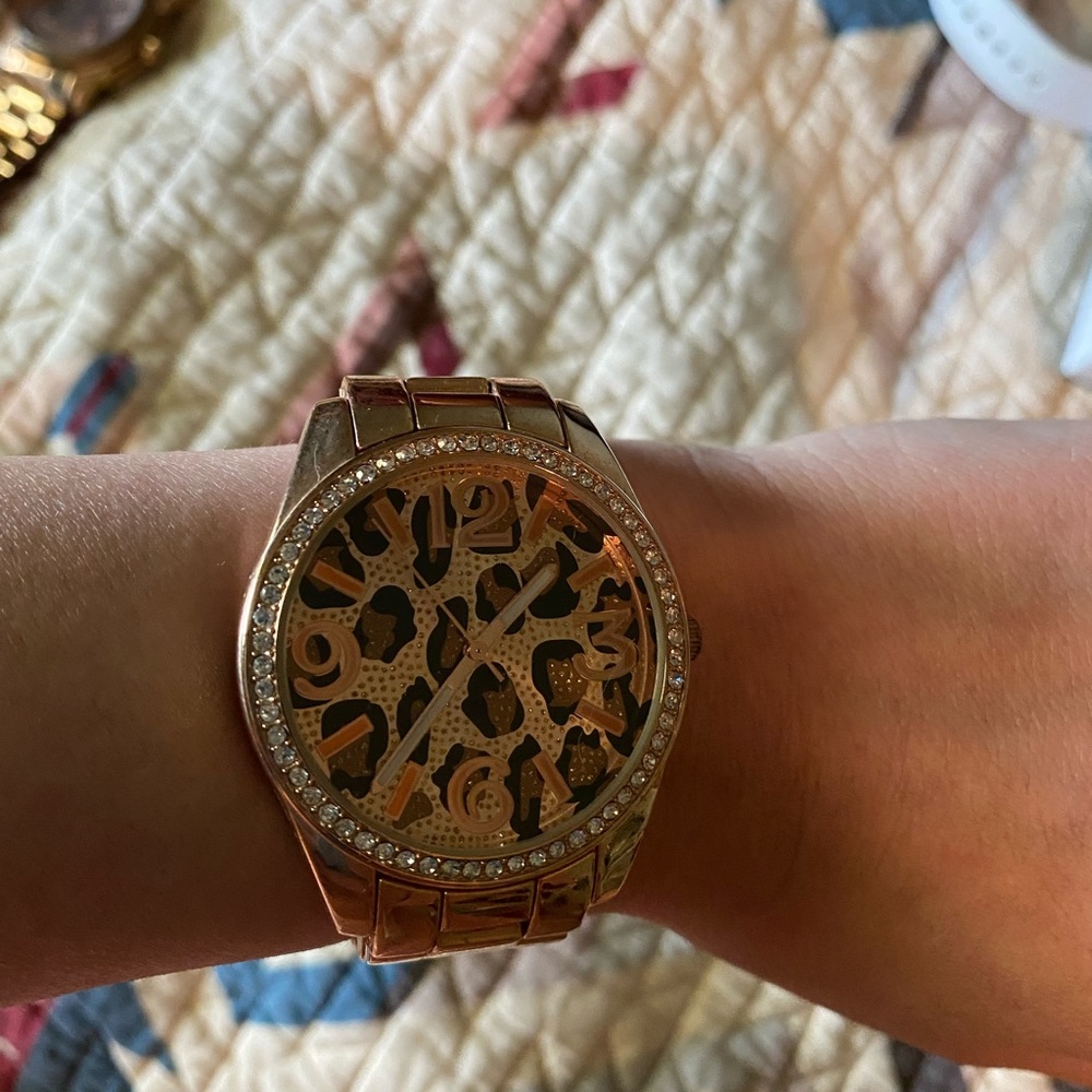 Cheata print watch